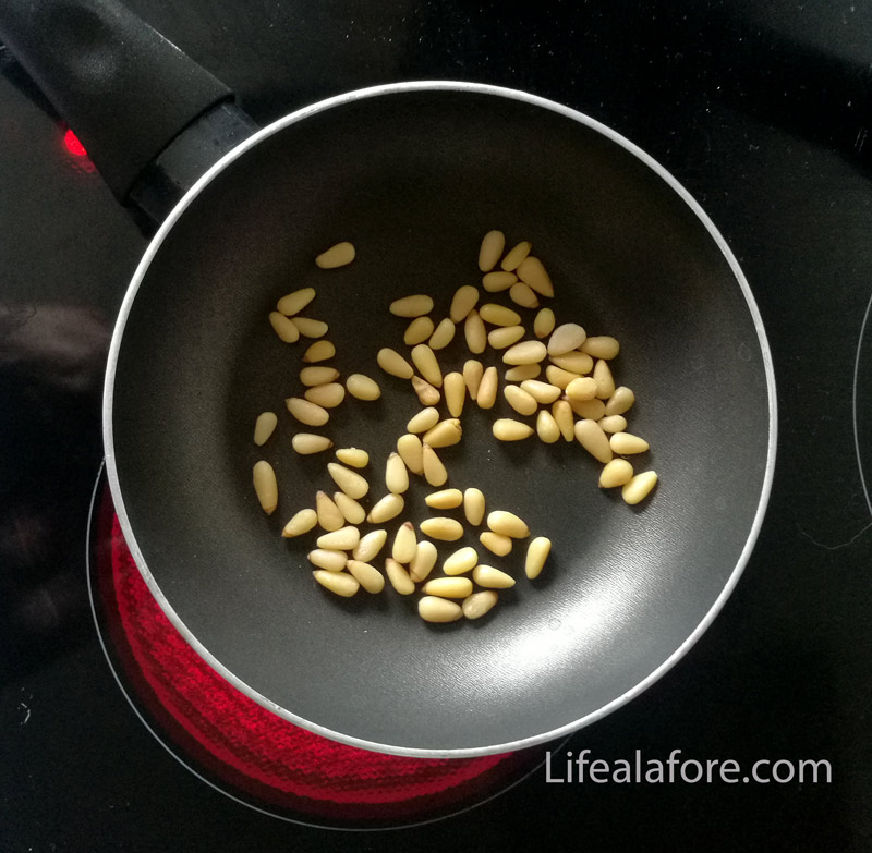 Чем полезен ревень? Салат с ревенем и фетой — Life a la Fore