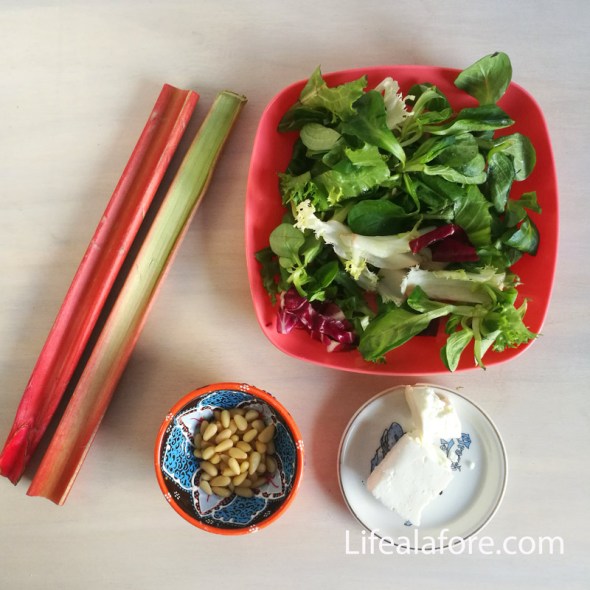 Чем полезен ревень? Салат с ревенем и фетой — Life a la Fore